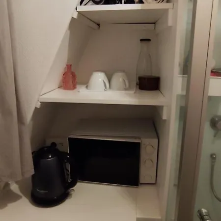 Au Pied De La Tour Eiffel Daire *